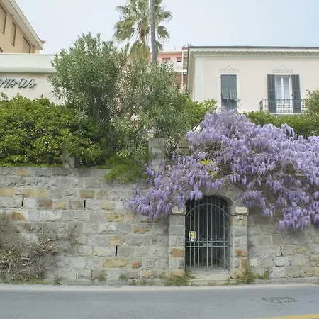 Villa Thomas Imperia Exterior photo