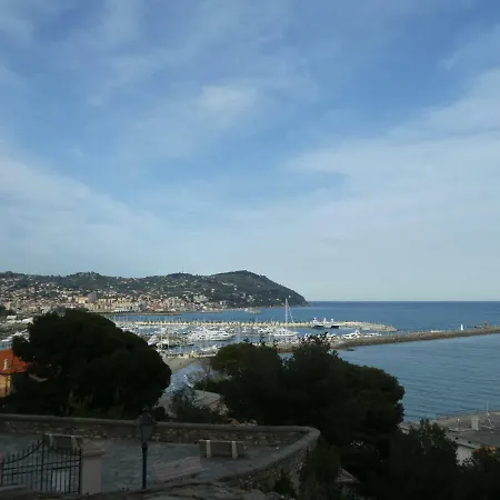 Villa Thomas Imperia Exterior photo